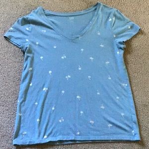 Gap t short. Size M